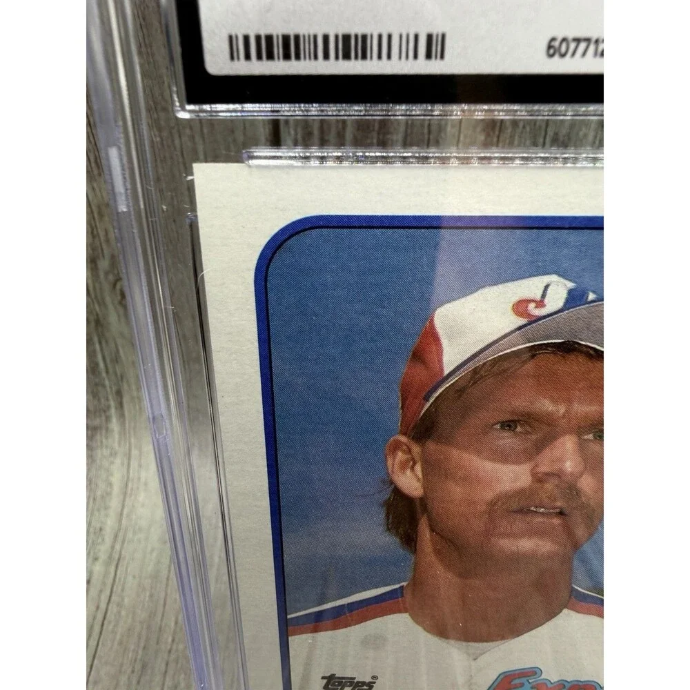 1989 Topps - Randy Johnson #647 (RC) Montreal Expos CGC 8 - Picture 3 of 9